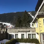 Lindenhof فندق باد جاستاين