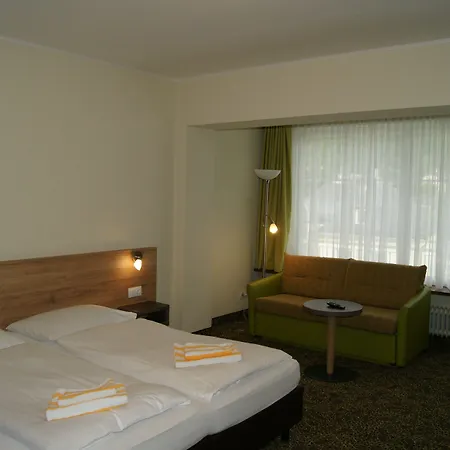 Otel Lindenhof 3*