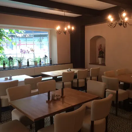 Lindenhof فندق باد جاستاين
