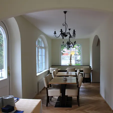 Otel Lindenhof 3*